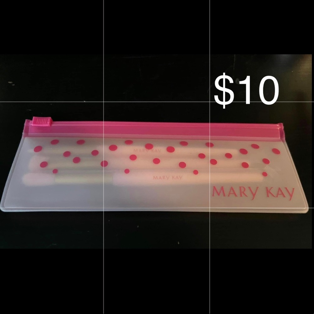 Mark Kay Makeup Brushes with case